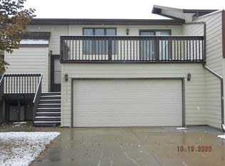 1054 Westwood St, Bismarck, ND 58504