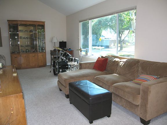 3rd image of 3974 Thousand Oaks Dr