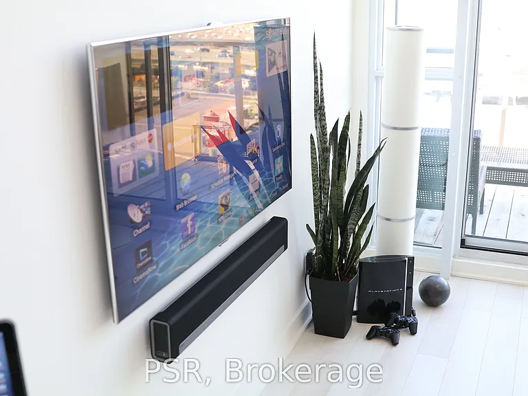 5 Hanna Ave #709 — Photo 3