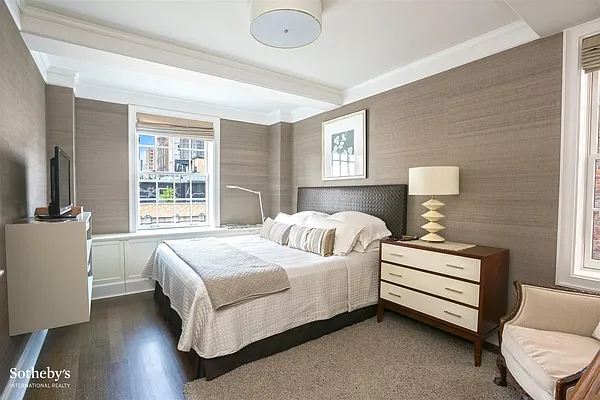 Sold by Sotheby's International Realty | media 10