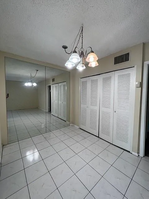 Building Photo - 1407 NE 56th St #312