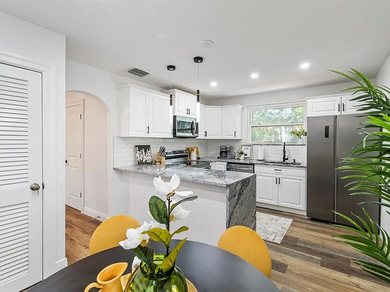 2402 W Cypress St — Photo 19