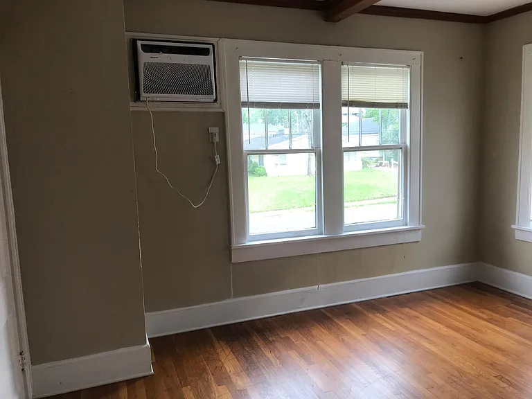 249 Kings Hwy — Photo 12