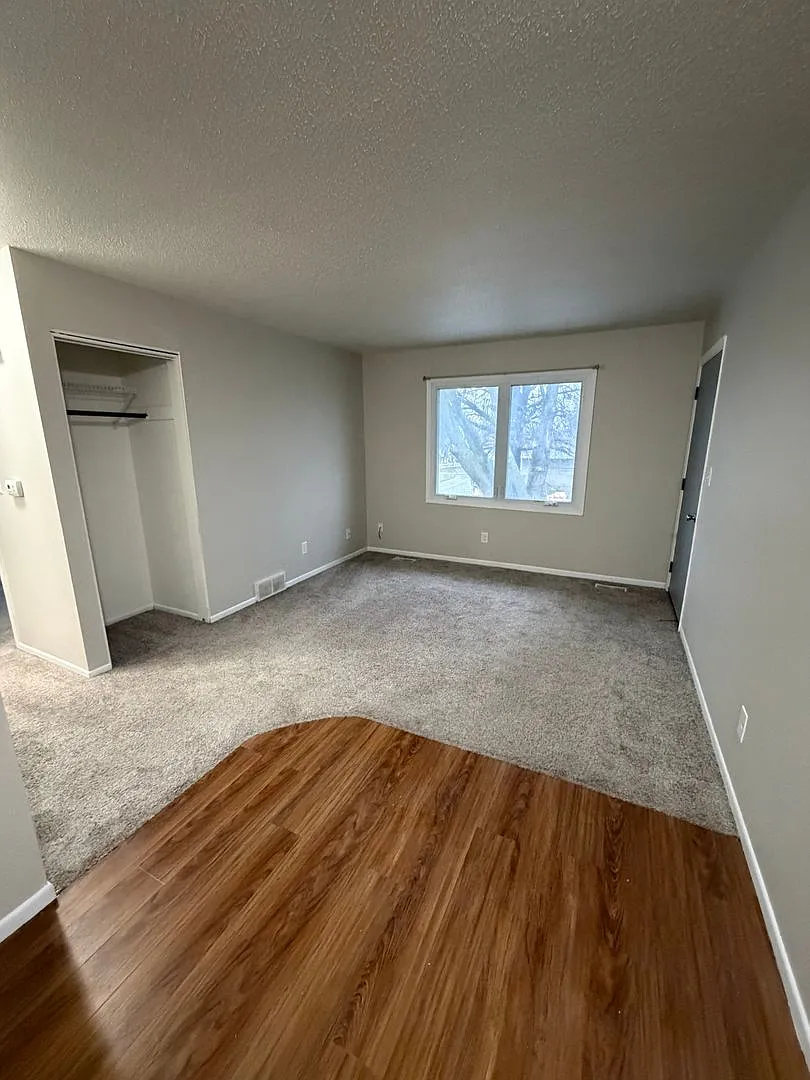 2 Bedroom Apartment - Milan, IL — Photo 2