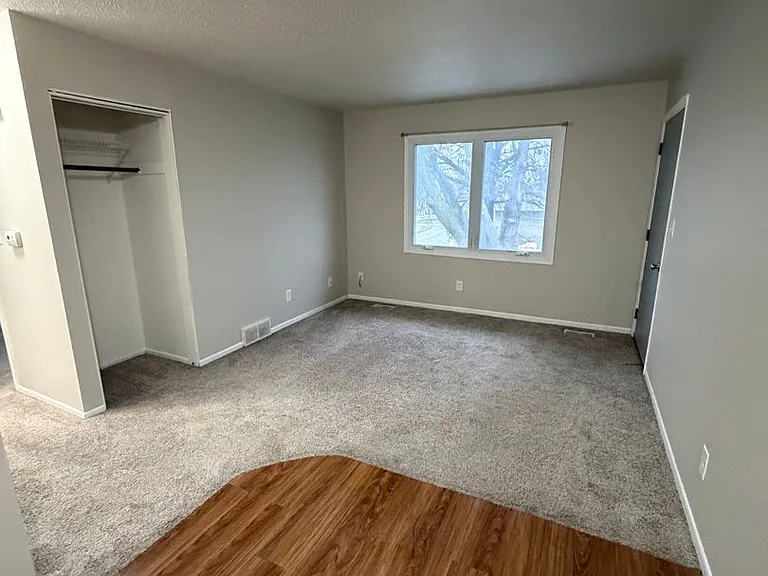 213 28th Ave W #3 — Photo 2