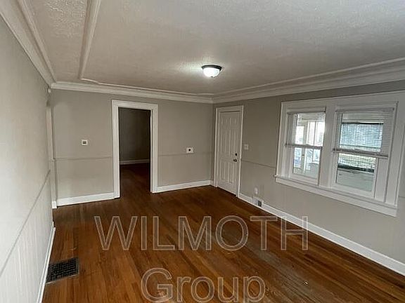 3rd image of 1730 N Oxford St