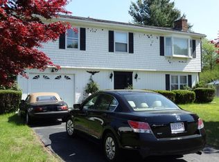 120 Evergreen Dr, Swansea, MA 02777