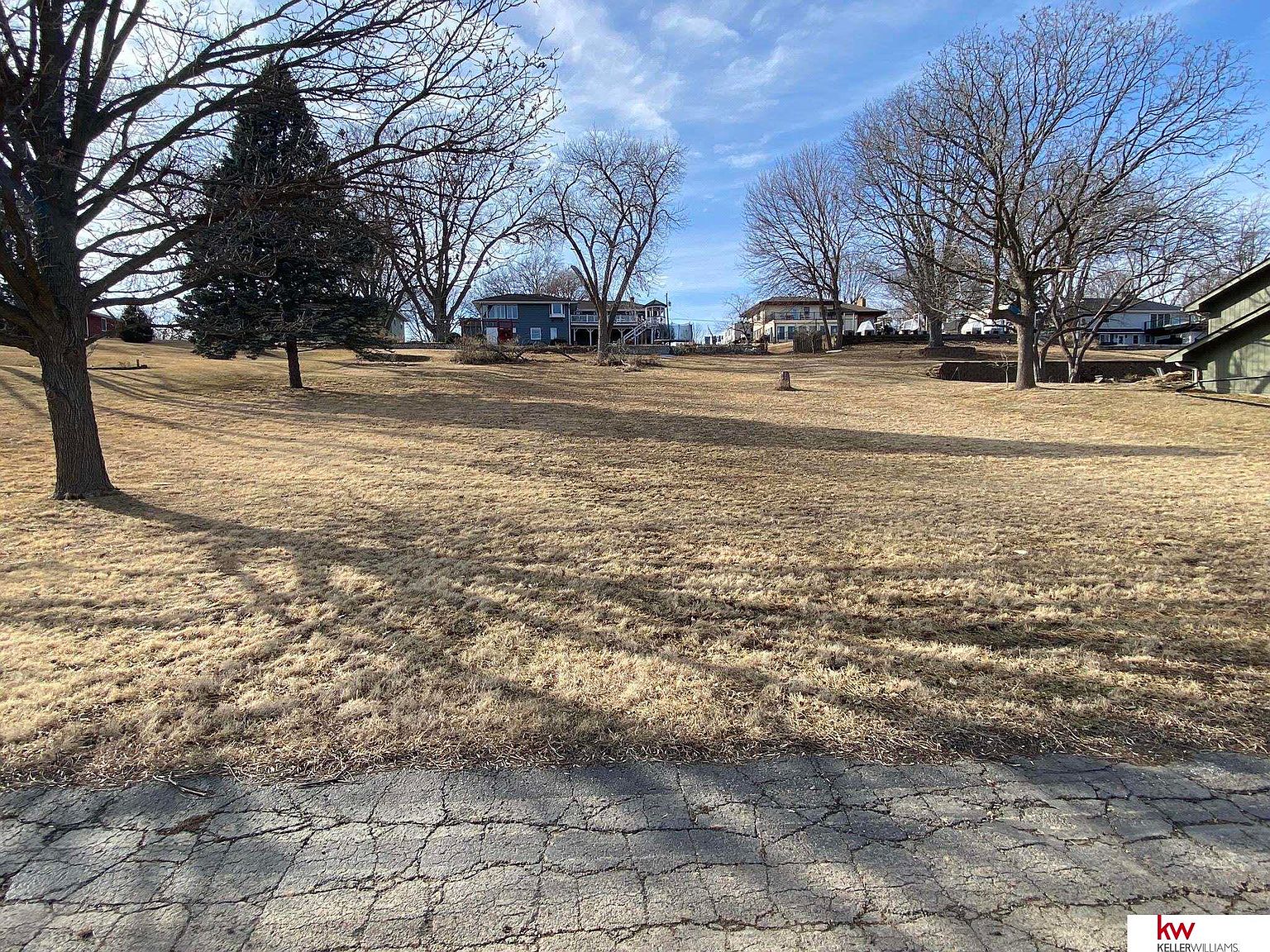 218 Brent Ln, Council Bluffs, IA 51503 | Zillow