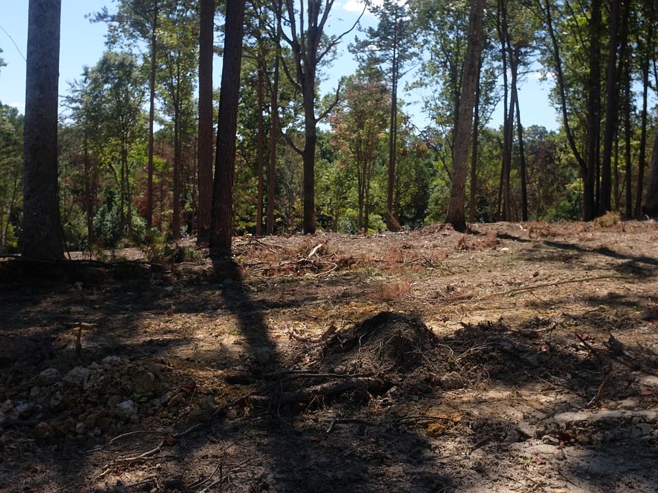 1st image of 29 Hollywood Lot Dr