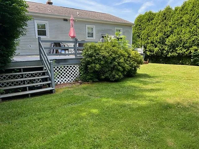 11 Hollywood Ave — Photo 12