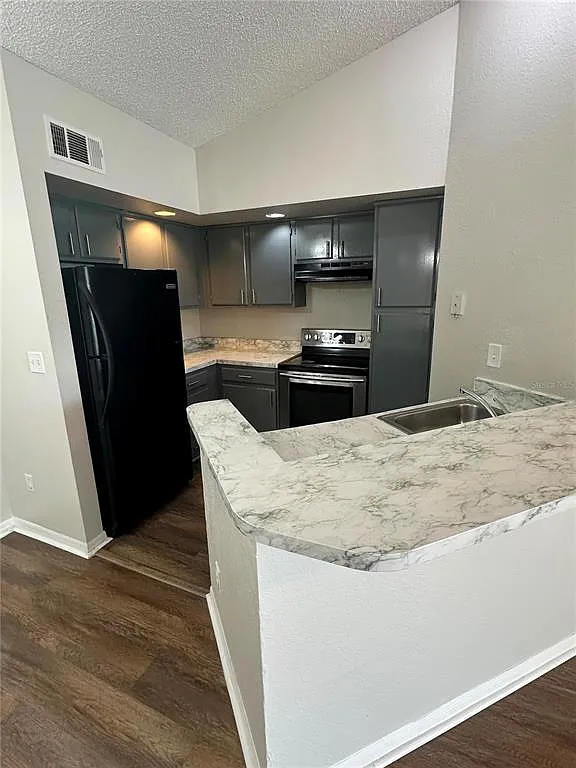 2 bed, 1.0 bath, 934 sqft, $1,600 — Photo 4