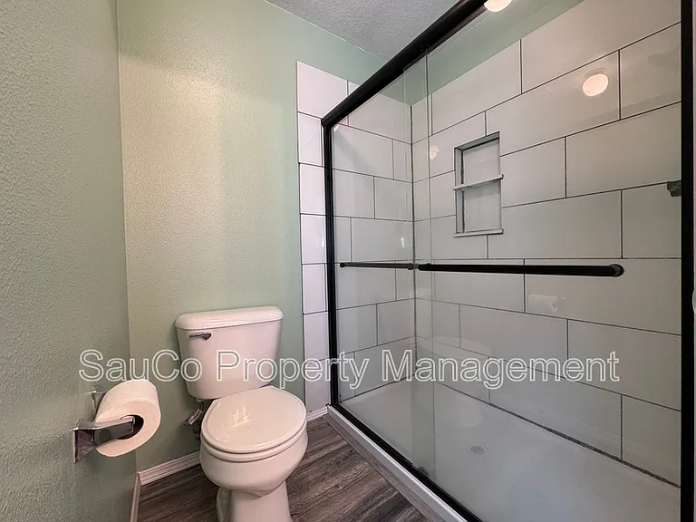 948 SE Elina Ave — Photo 23