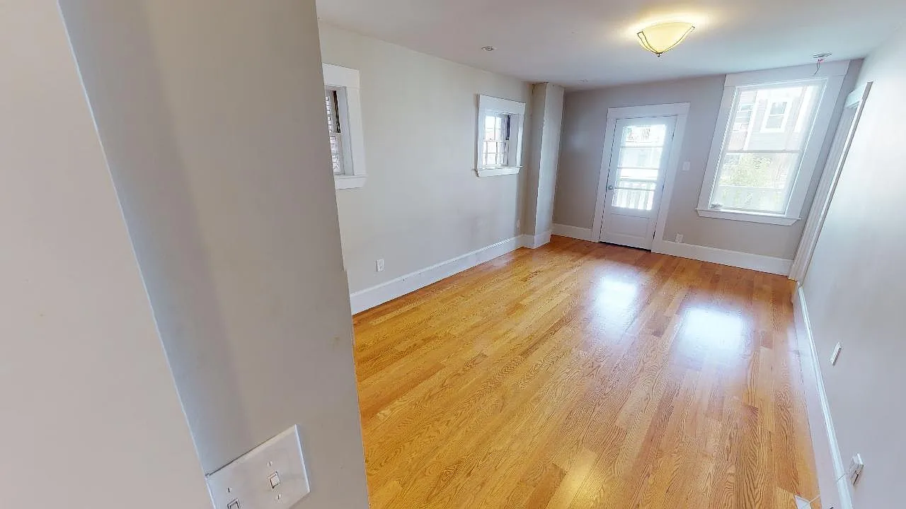 38 Frankfort Street, Unit 3 — Photo 3