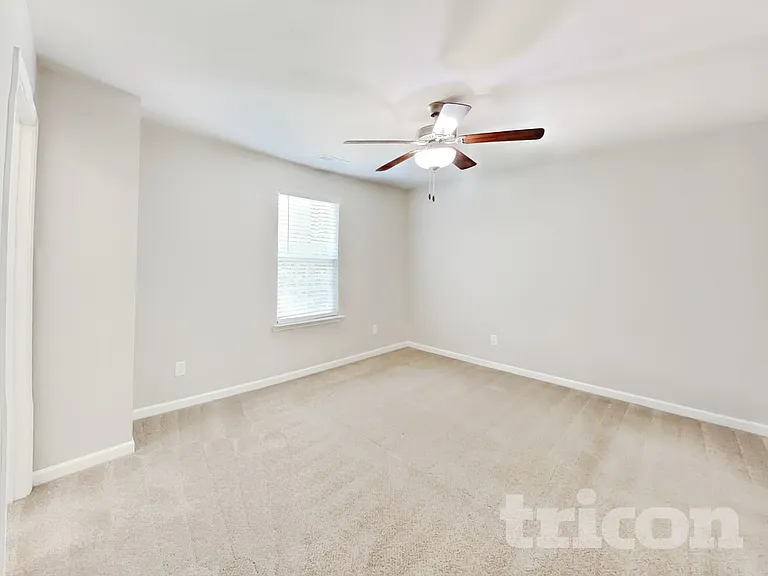 209 Ashmere Ct — Photo 7