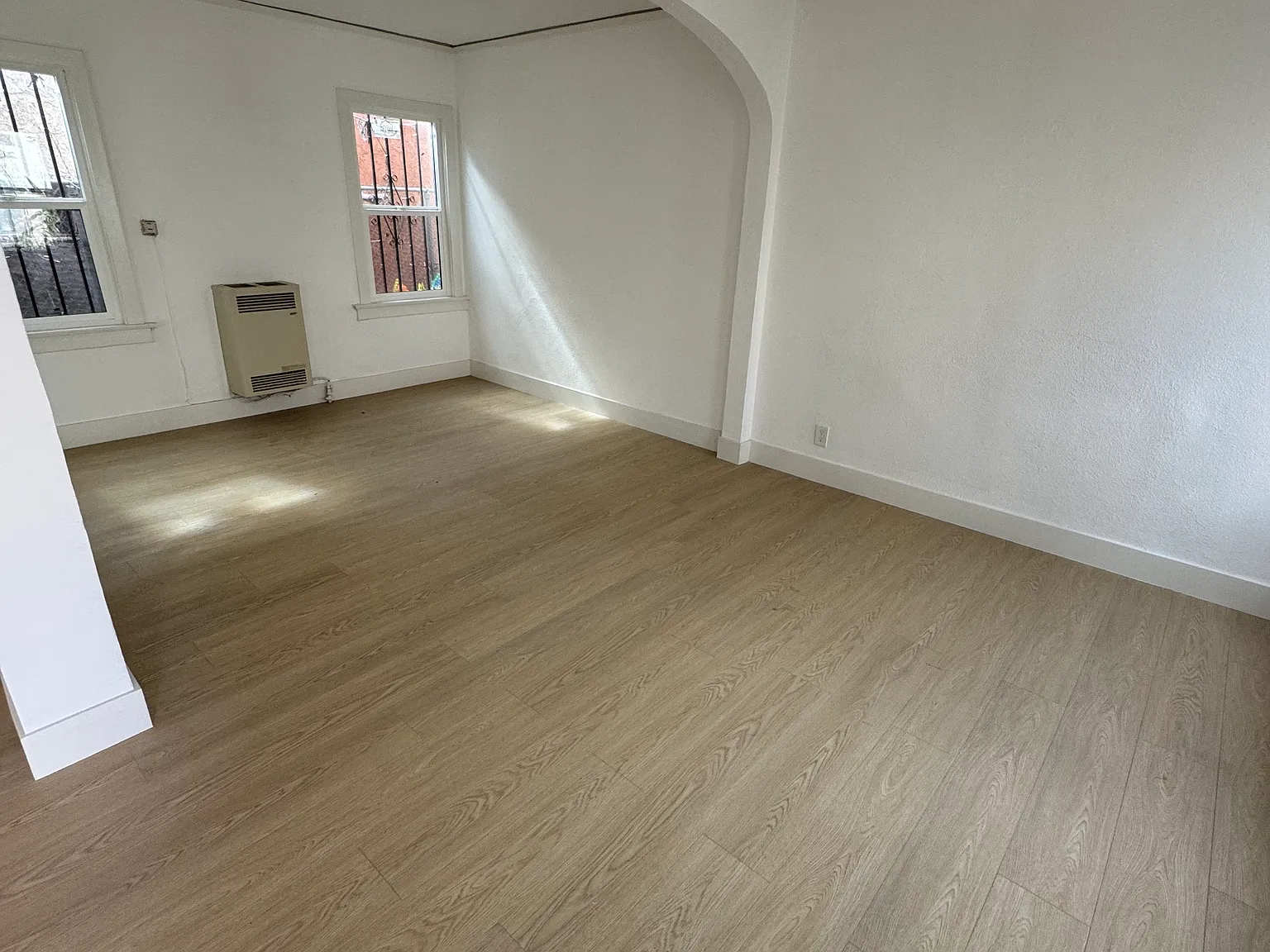 1 bed, $2,095 — Photo 2