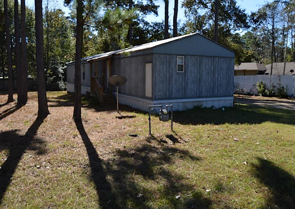 1st image of 400 Magnolia Park