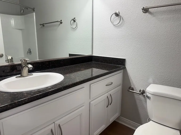 Park Plaza Apartments — Photo 162