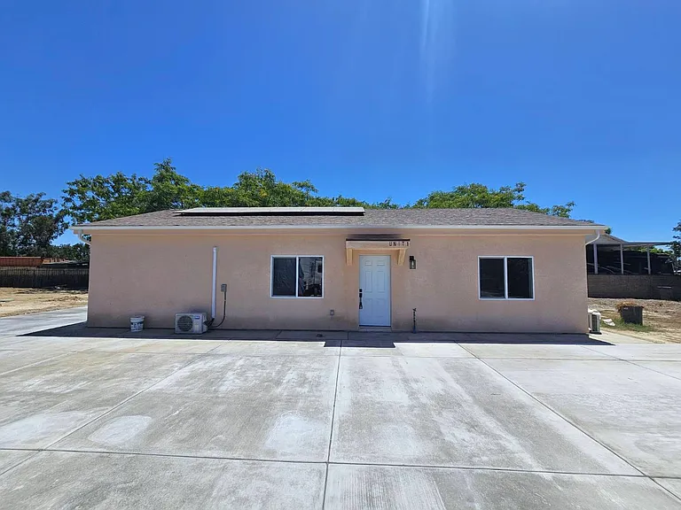 11821 Pipeline Ave #1 — Photo 1