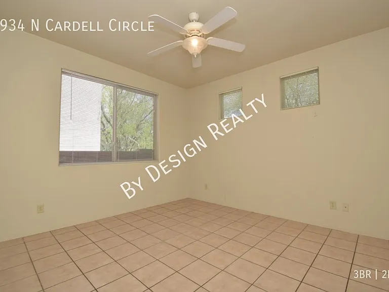 2934 N Cardell Cir — Photo 17