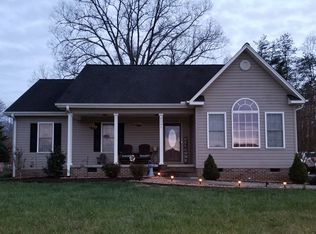 4795 Mountain Run Dr, Lenoir, NC 28645