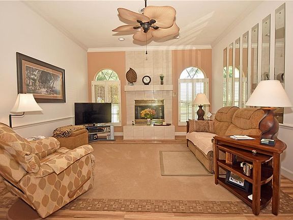 3rd image of 17 Charleston Cir