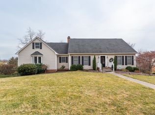 790 S Brae Burn Pl, Staunton, VA 24401