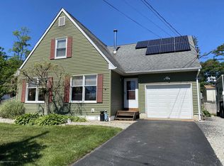 108 Sand Rd, Bayville, NJ 08721