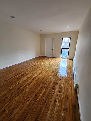 Rented by Mallory Management Corp | media 3