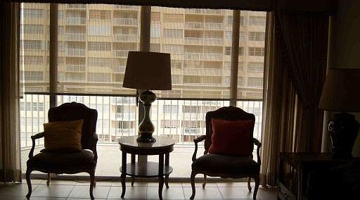 3rd image of 18061 Biscayne Blvd APT 1101-2