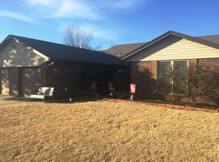 13 Corona Dr, Oklahoma City, OK 73149