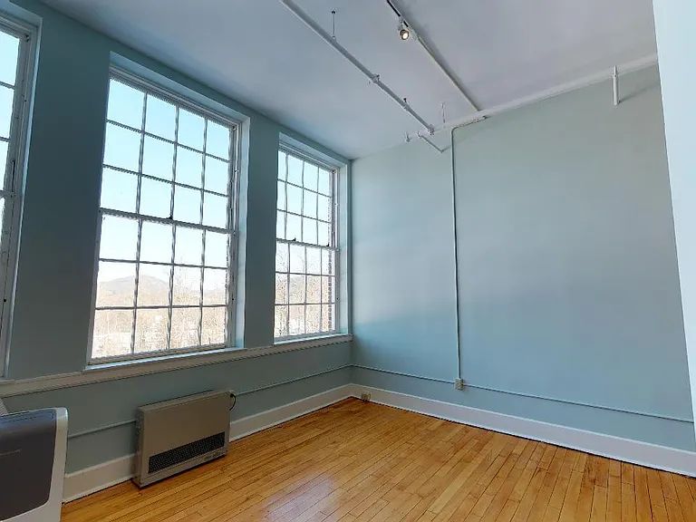 75 Bank St #216 — Photo 3
