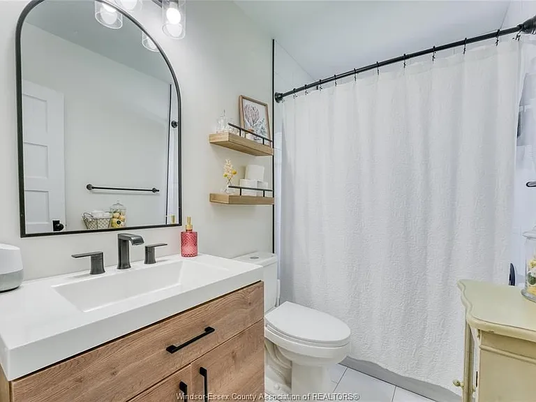 4062 Roseland Dr E — Photo 26