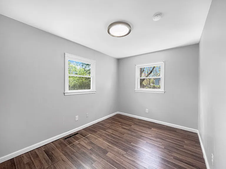213 Scammell Dr — Photo 13