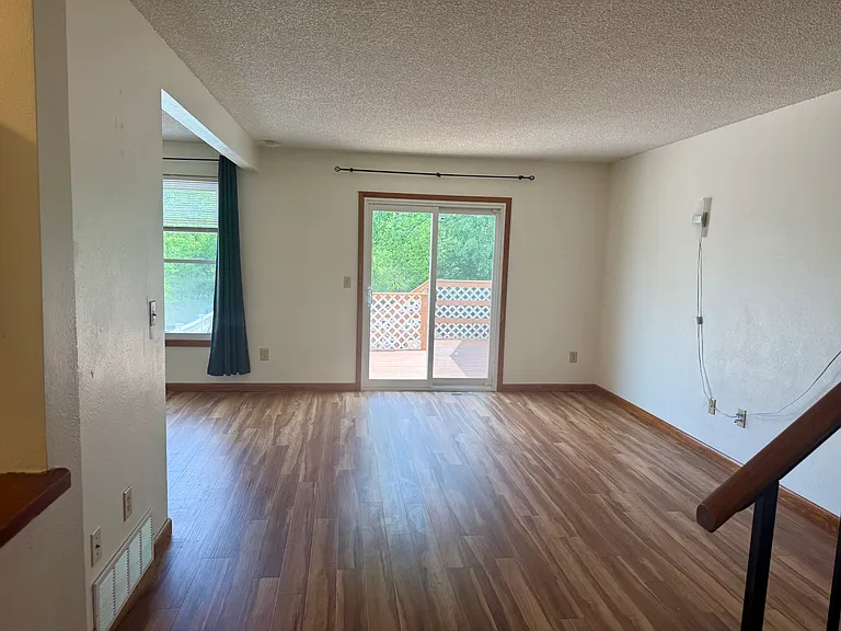 31 Plaza Ave — Photo 8