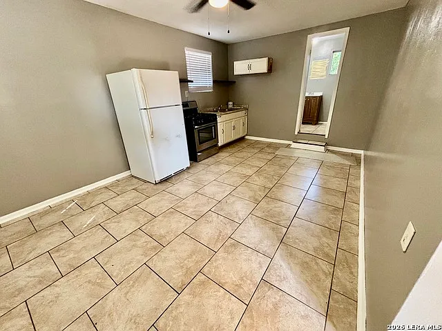 1 bed, 1.0 bath, 500 sqft, $900 — Photo 3