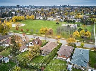 6 Glaive Dr, Toronto, ON M1P1X6