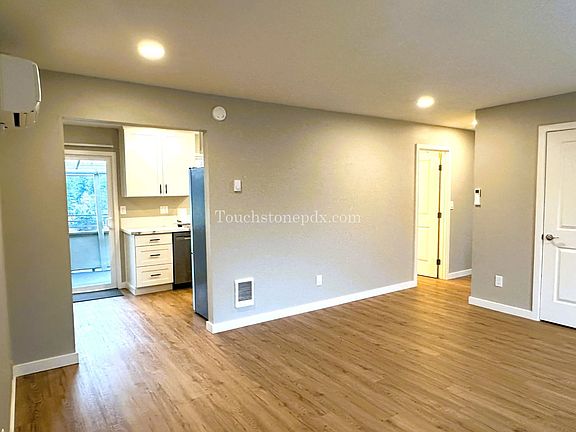 4th image of 2289 5th Ave APT 6