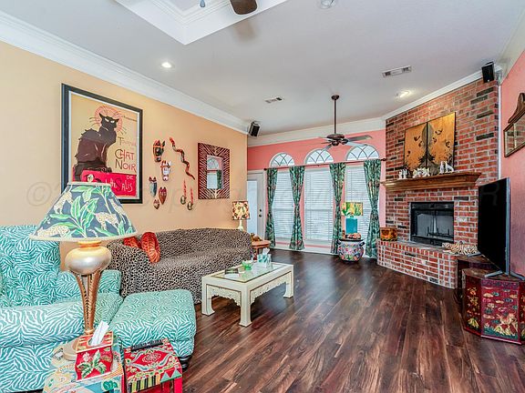 3rd image of 8304 Addison Dr