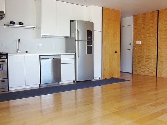 3rd image of 1090 Montgomery St #104