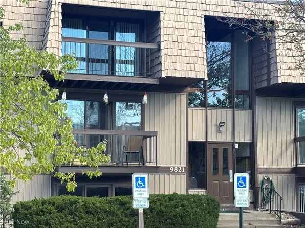 9821 Sunrise Blvd Unit O1, North Royalton, OH 44133