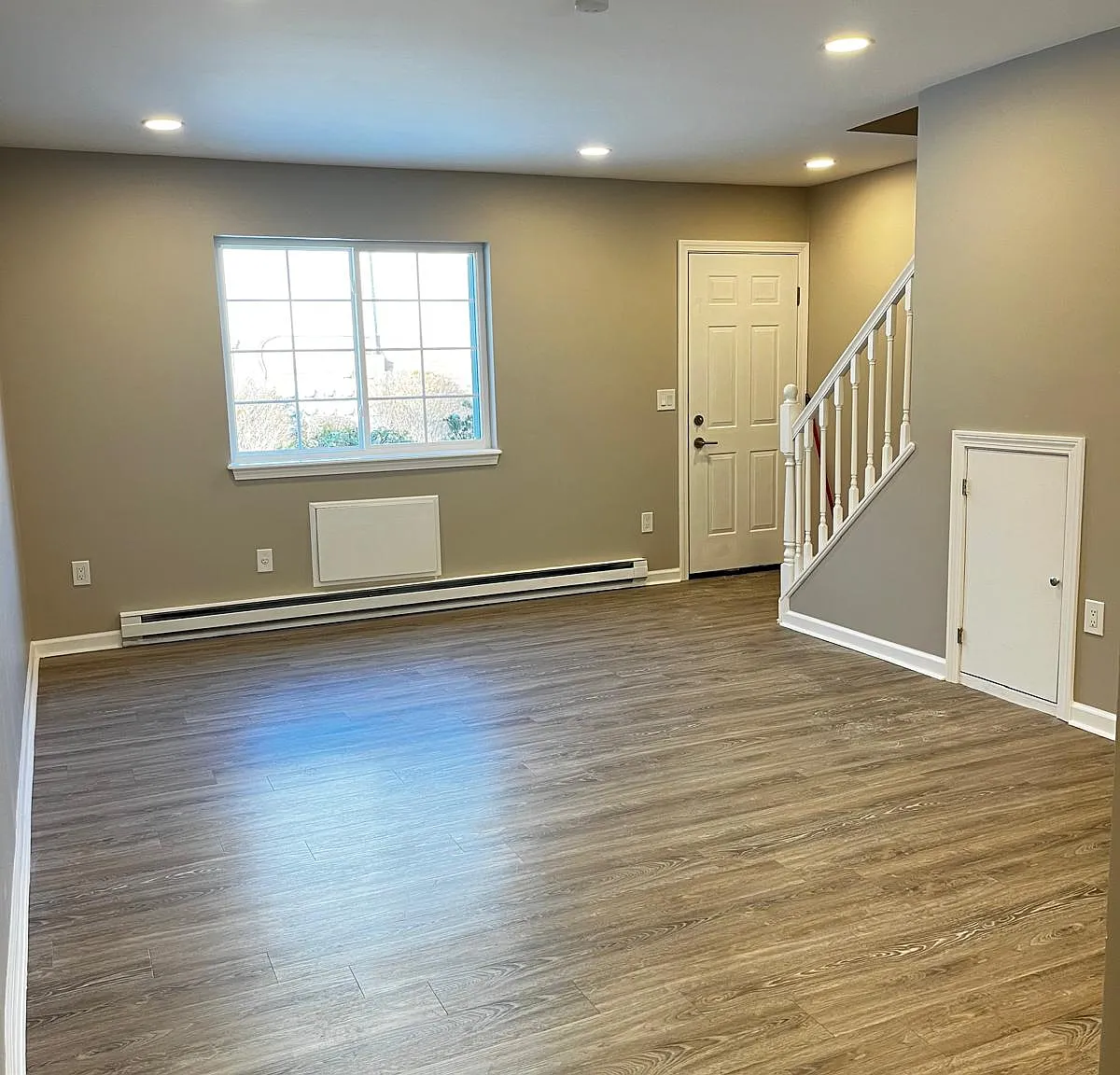 2 bed, 1.5 bath, 1072 sqft, $1,700 — Photo 2