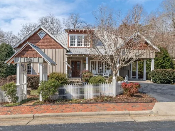 120 Town Lot Dr, Pfafftown, NC 27040