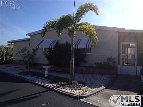 3rd image of 4935 Gulfgate Ln