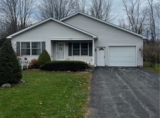 6389 Rounds Rd, Newfane, NY 14108