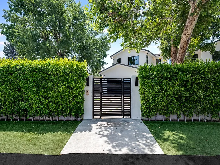 23262 Gonzales Dr — Photo 4
