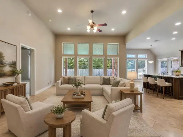 4131 N Creekmont Dr, Fresno, TX 77545