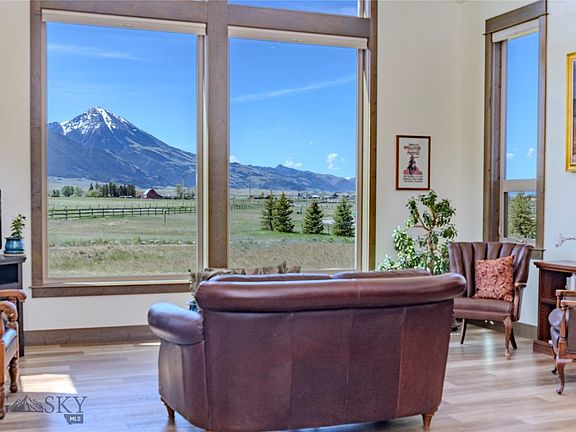 5th image of 34 Obsidian Rd