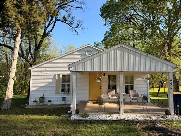 6206 NE 54th St, Kansas City, MO 64119