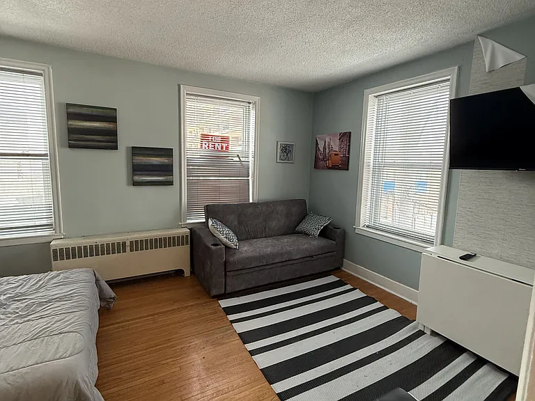 51 Queen St E #S-4 — Photo 2