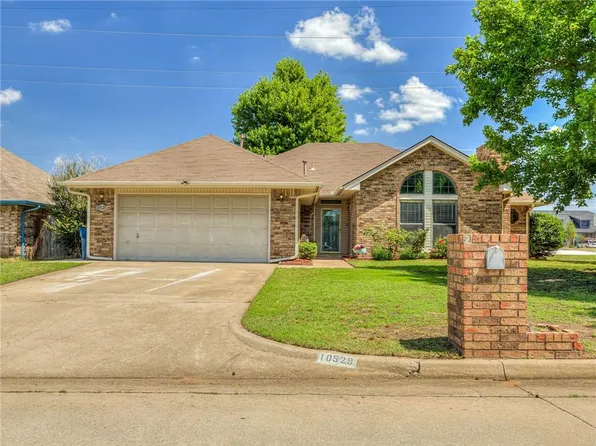 10529 Honeysuckle Ln, Midwest City, OK 73130